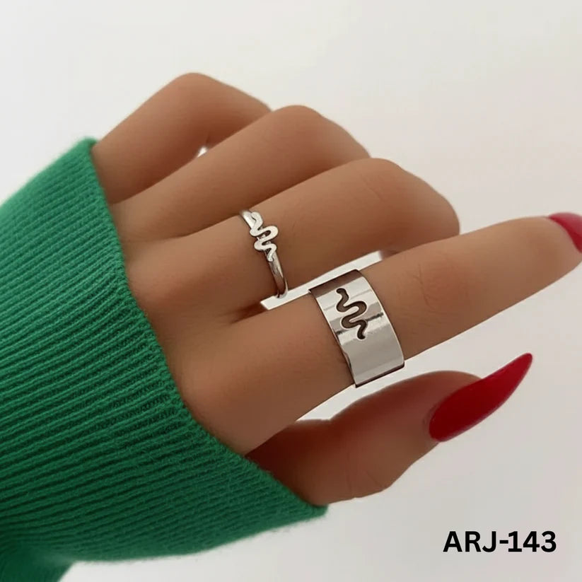 ARJ-143 Snake Shape Adjustable Ring – Stylish Serpent Design Fashion Jewelry (Black)